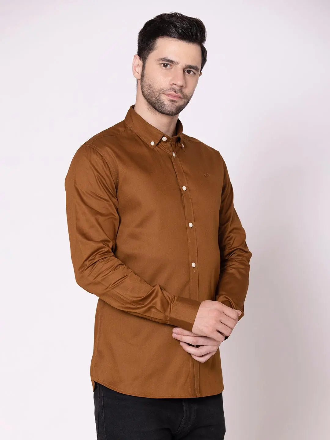 copper color shirt